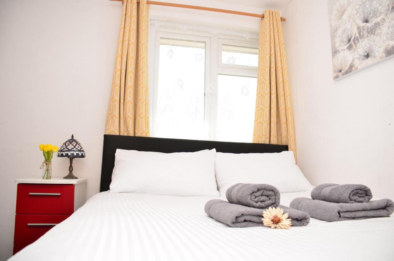 Dreams Serviced Accommodations- Staines/Heathrow Stanwell Exterior foto