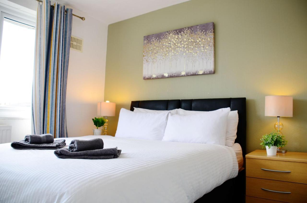 Dreams Serviced Accommodations- Staines/Heathrow Stanwell Exterior foto