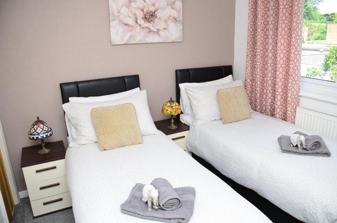 Dreams Serviced Accommodations- Staines/Heathrow Stanwell Exterior foto